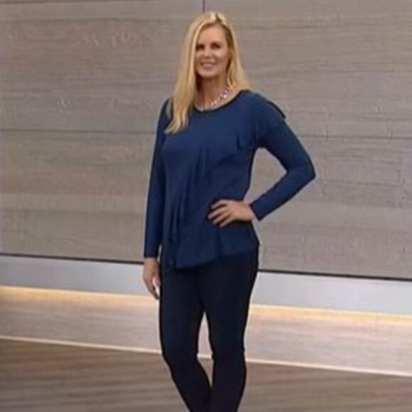 DG2 Diane Gilman Ruffle Front Top 613-558 - Picture 1 of 6